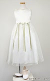 ピアノ発表会や結婚式にぴったりのホワイトカラーの女の子用キッズドレス。シンプルで美しいシルエットが魅力のAngel's Closetの子供ドレス レンタル商品（【レンタル】サテン＆シャイニーオーガンジー子供ドレスサニー(KD149)オフホワイト）｜画像8