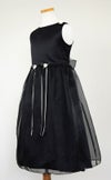 ピアノ発表会や結婚式にぴったりのブラックカラーの女の子用キッズドレス。シンプルで美しいシルエットが魅力のAngel's Closetの子供ドレス レンタル商品（【レンタル】サテン＆シャイニーオーガンジー子供ドレスサニー(KD149)ブラック）｜画像4