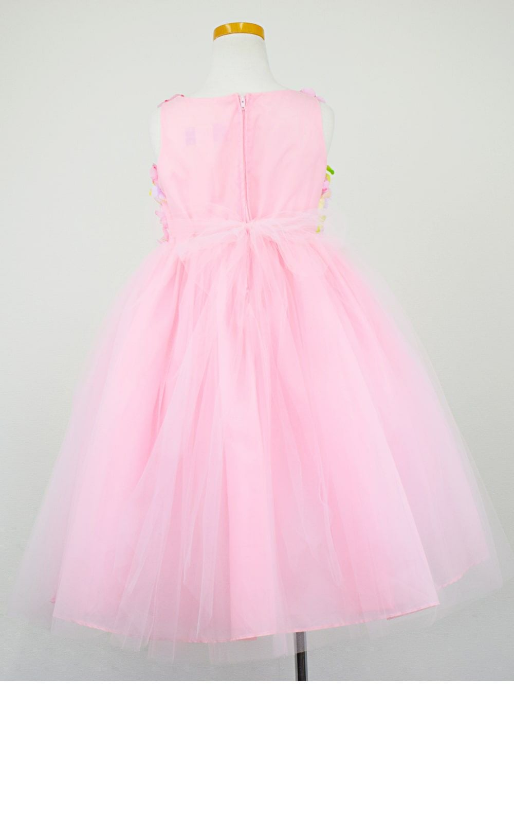 ピアノ発表会や結婚式にぴったりのピンクカラーの女の子用キッズドレス。シンプルで美しいシルエットが魅力のAngel's Closetの子供ドレス レンタル商品（【レンタル】フラワーモチーフチュールリボン子供ドレス(CCD752)ピンク）｜画像5