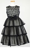 ピアノ発表会や結婚式にぴったりのブラックカラーの女の子用キッズドレス。シンプルで美しいシルエットが魅力のAngel's Closetの子供ドレス レンタル商品（【レンタル】花柄レースティアードチュール子供ドレス【CHOPIN】(CAT882101)ブラック）｜画像3