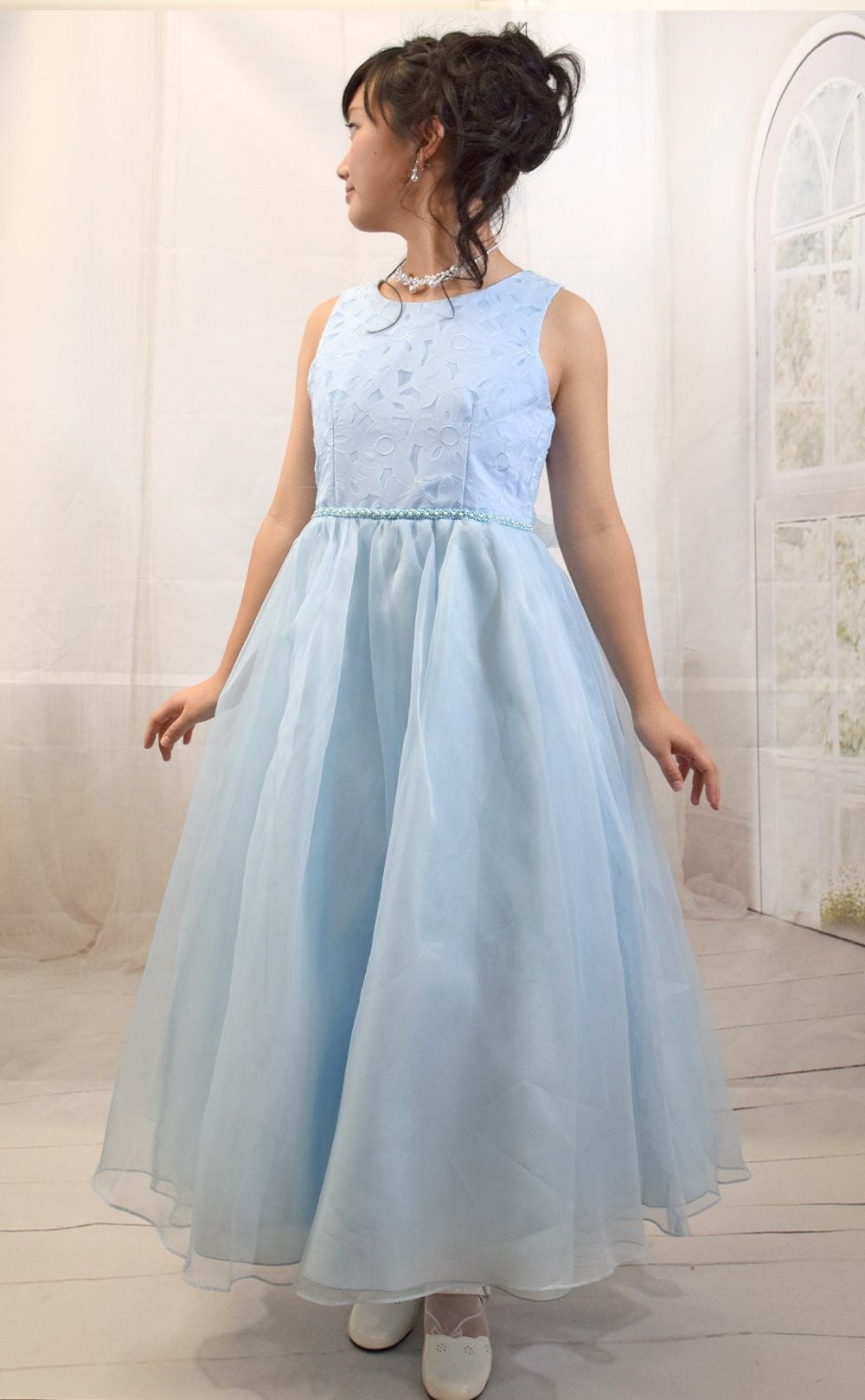 ピアノ発表会や結婚式にぴったりのカラーの女の子用キッズドレス。シンプルで美しいシルエットが魅力のAngel's Closetの子供ドレス レンタル商品（【レンタル】エレガントフラワーパターンレース&オーガンジーロングドレス(JK3580)ラベンダー）｜画像13