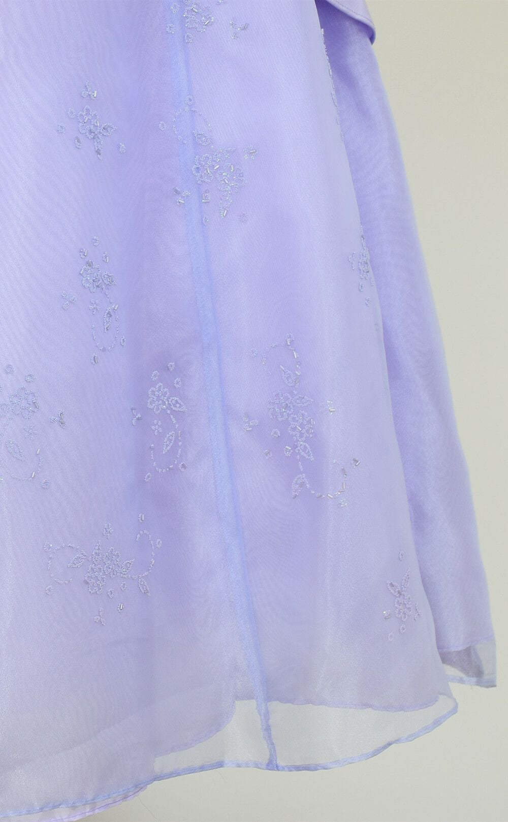 ピアノ発表会や結婚式にぴったりのライラックカラーの女の子用キッズドレス。シンプルで美しいシルエットが魅力のAngel's Closetの子供ドレス レンタル商品（【レンタル】ギャザーアクロスウェストサテン＆フローラルオーガンジードレス(HC1232)ライラック）｜画像6