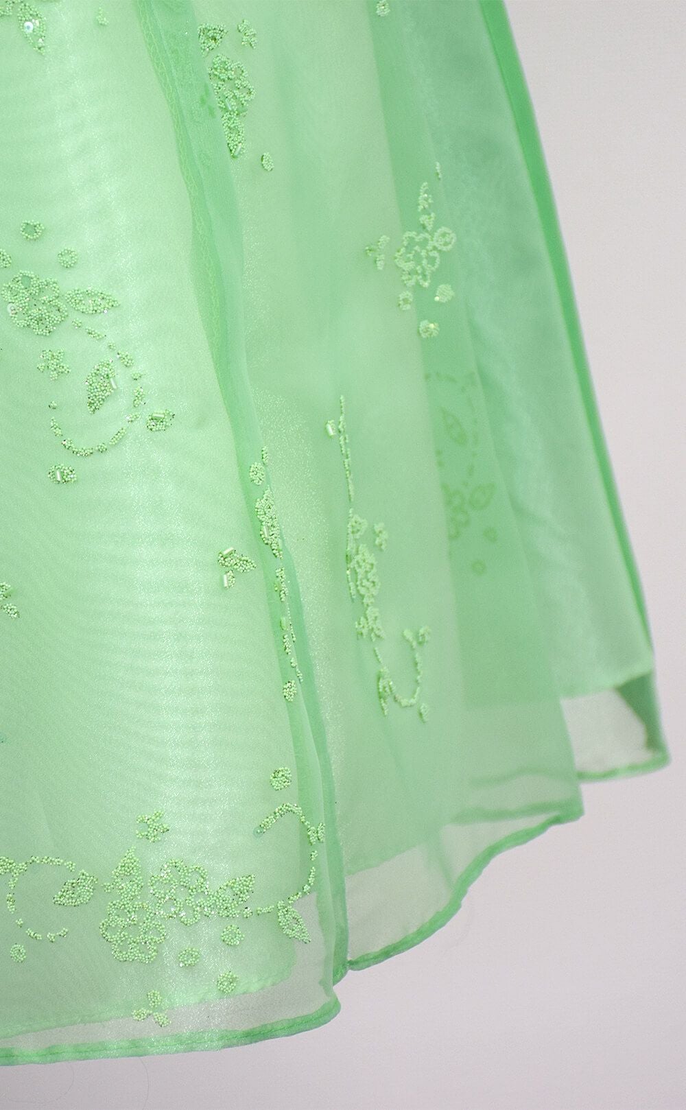 ピアノ発表会や結婚式にぴったりのカラーの女の子用キッズドレス。シンプルで美しいシルエットが魅力のAngel's Closetの子供ドレス レンタル商品（【レンタル】ギャザーアクロスウェストサテン＆フローラルオーガンジードレス(HC1232)クローバー）｜画像6