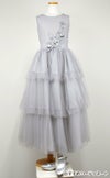 ピアノ発表会や結婚式にぴったりのカラーの女の子用キッズドレス。シンプルで美しいシルエットが魅力のAngel's Closetの子供ドレス レンタル商品（【レンタル】3Dフラワー刺繍3ティアードチュールドレス(ccd795)シルバー）｜画像8