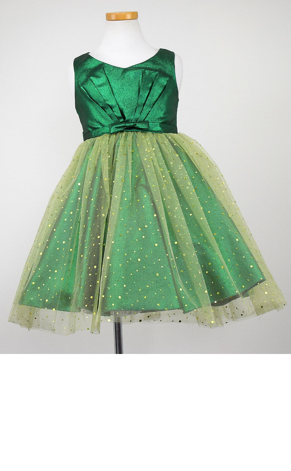 ピアノ発表会や結婚式にぴったりのカラーの女の子用キッズドレス。シンプルで美しいシルエットが魅力のAngel's Closetの子供ドレス レンタル商品（【レンタル】スパークリーチュールドレス(KD352)セージグリーン）｜画像3