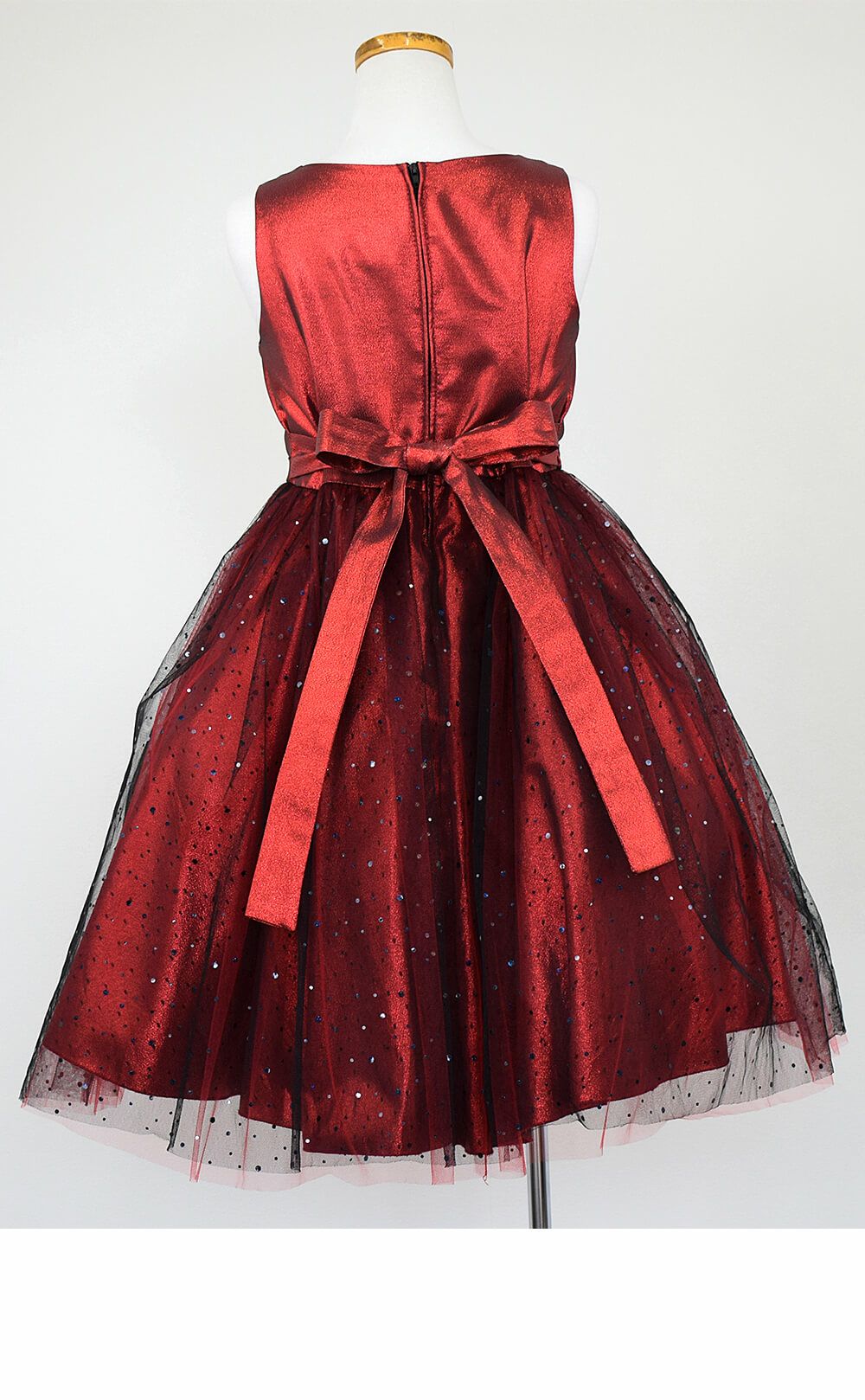 ピアノ発表会や結婚式にぴったりのブラックカラーの女の子用キッズドレス。シンプルで美しいシルエットが魅力のAngel's Closetの子供ドレス レンタル商品（【レンタル】スパークリーチュールドレス(KD352)レッド＆ブラック）｜画像5