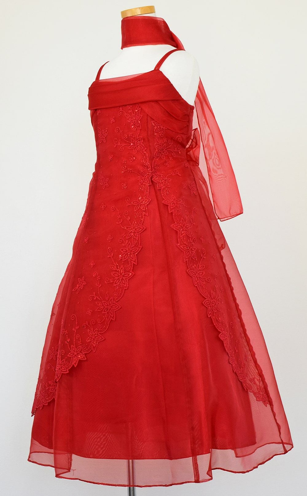 ピアノ発表会や結婚式にぴったりのカラーの女の子用キッズドレス。シンプルで美しいシルエットが魅力のAngel's Closetの子供ドレス レンタル商品（【レンタル】キャビアビーズ＆イリュージョンオーガンジーロングドレス(HC1215)レッド）｜画像4