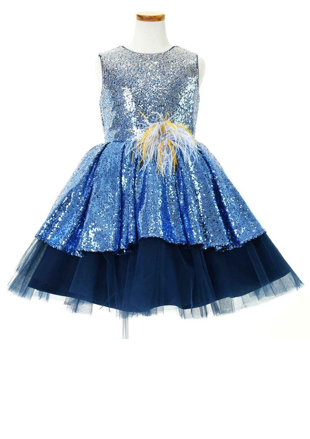 ピアノ発表会や結婚式にぴったりのブルーカラーの女の子用キッズドレス。シンプルで美しいシルエットが魅力のAngel's Closetの子供ドレス レンタル商品（【レンタル】ハイ＆ローブルーオーシャンスパンコールドレス(YP193)オーシャンブルー）｜画像3