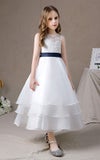 ピアノ発表会や結婚式にぴったりのネイビーカラーの女の子用キッズドレス。シンプルで美しいシルエットが魅力のAngel's Closetの子供ドレス レンタル商品（【レンタル】ネイビーリボン＆ティアードホワイトオーガンジーロングドレス(YP194)ホワイト）｜画像13