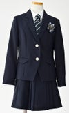 特別な日にぴったりのネイビーカラーの男の子用フォーマルスーツ。シンプルで美しいシルエットが魅力のAngel's Closetの子供フォーマル レンタル商品（【レンタル】プリーツスカートスーツ5点セット(CAT672591)ネイビー）｜画像3