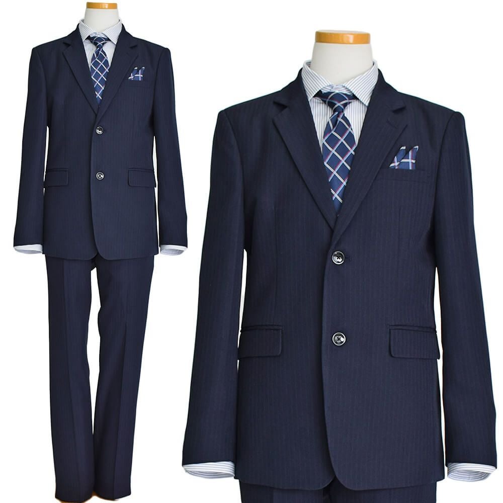 特別な日にぴったりのネイビーカラーの男の子用フォーマルスーツ。シンプルで美しいシルエットが魅力のAngel's Closetの子供フォーマル レンタル商品（【レンタル】2つ釦ストライプスーツ5点セット(CAT545610)ネイビー）｜画像2