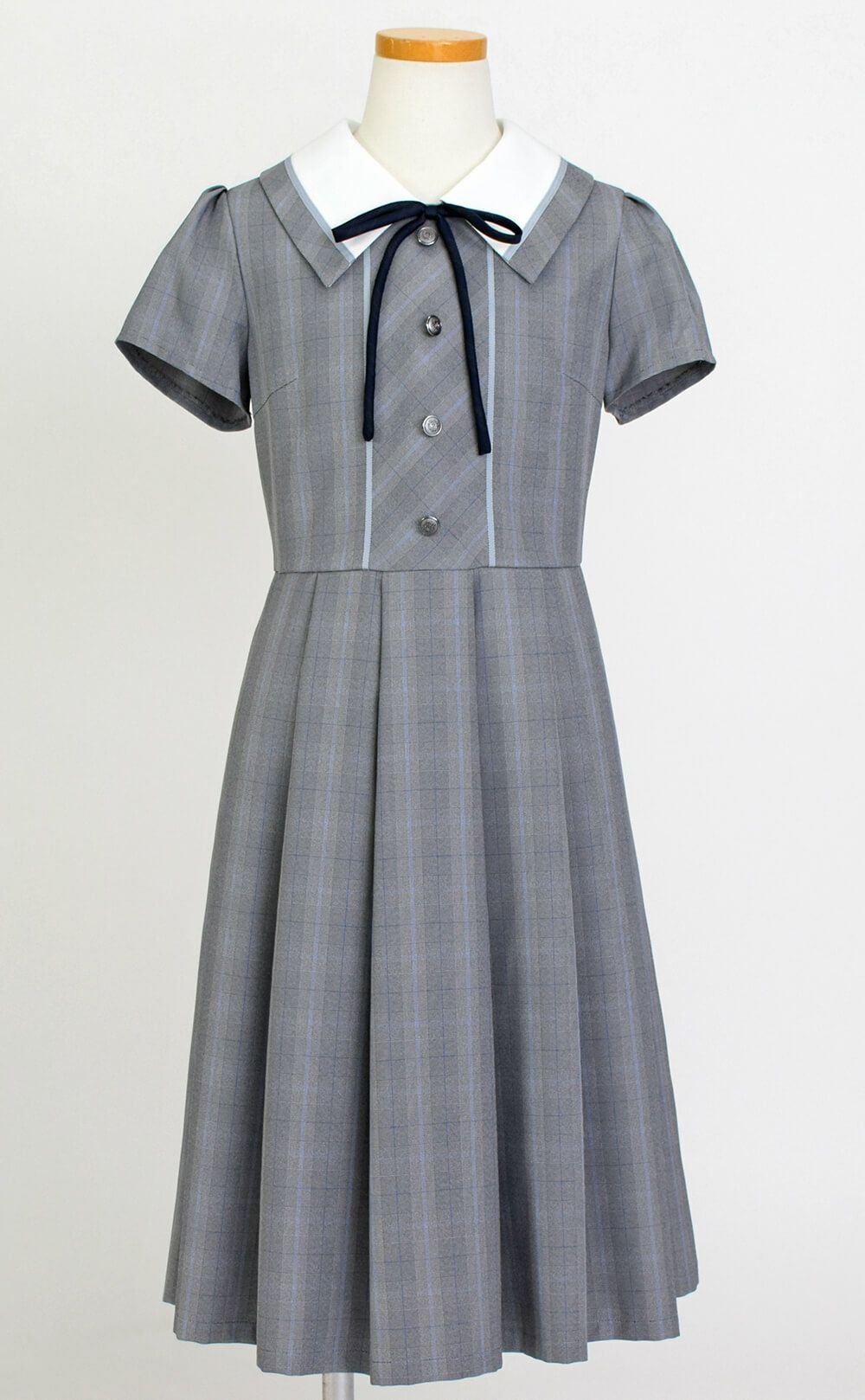 特別な日にぴったりのネイビーカラーの男の子用フォーマルスーツ。シンプルで美しいシルエットが魅力のAngel's Closetの子供フォーマル レンタル商品（【レンタル】グレンチェックアンサンブルスーツ(CAT742566)ネイビー）｜画像7