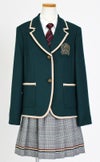 特別な日にぴったりのカラーの男の子用フォーマルスーツ。シンプルで美しいシルエットが魅力のAngel's Closetの子供フォーマル レンタル商品（【レンタル】パイピングジャケット＆格子スカートスーツ5点セット(CAT932512)グリーン）｜画像3