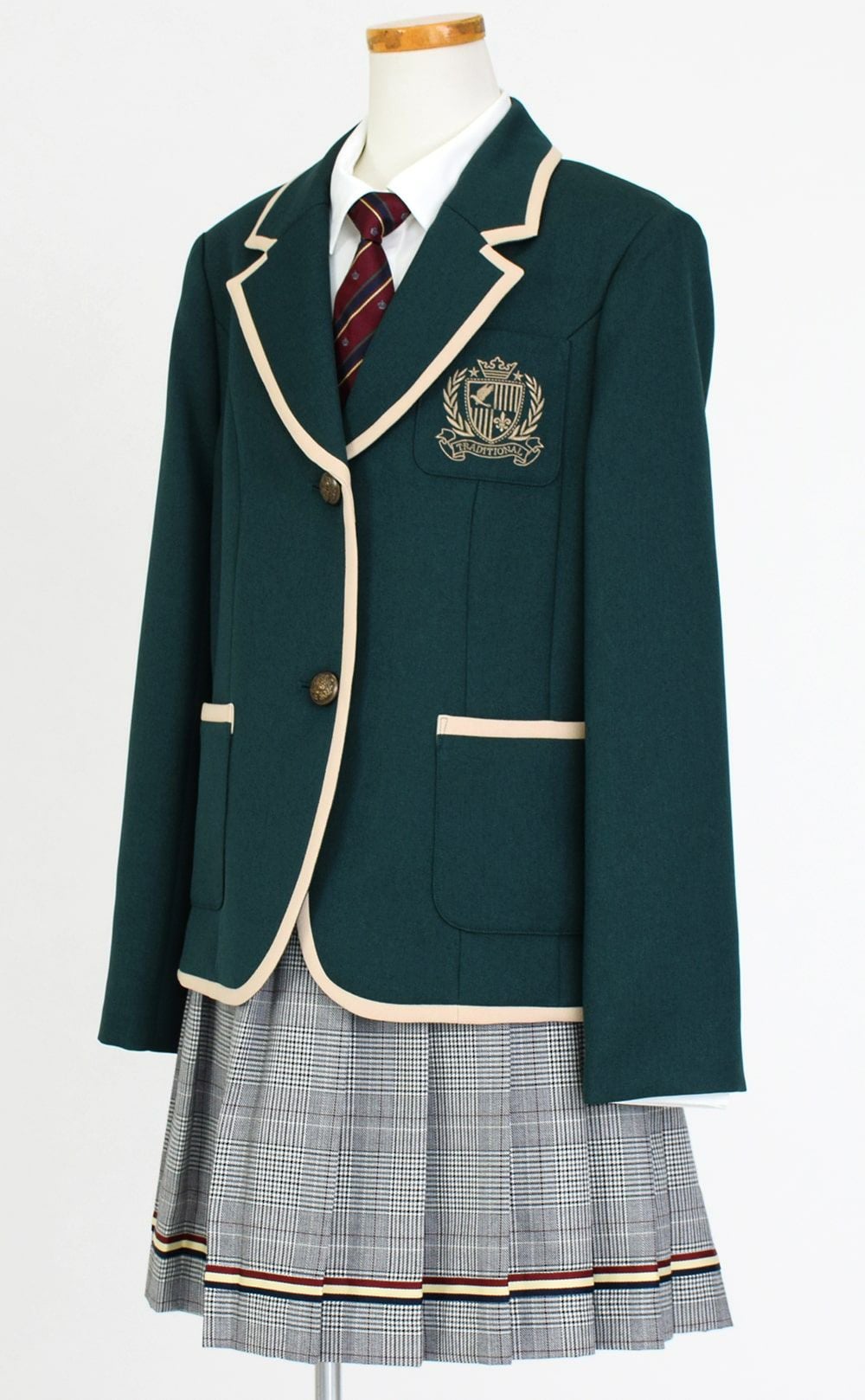 特別な日にぴったりのカラーの男の子用フォーマルスーツ。シンプルで美しいシルエットが魅力のAngel's Closetの子供フォーマル レンタル商品（【レンタル】パイピングジャケット＆格子スカートスーツ5点セット(CAT932512)グリーン）｜画像4