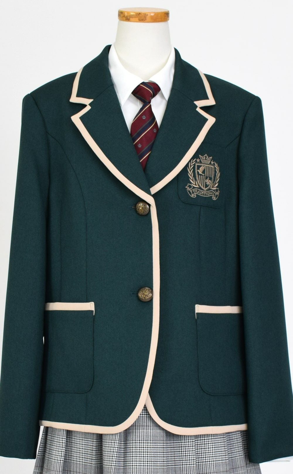 特別な日にぴったりのカラーの男の子用フォーマルスーツ。シンプルで美しいシルエットが魅力のAngel's Closetの子供フォーマル レンタル商品（【レンタル】パイピングジャケット＆格子スカートスーツ5点セット(CAT932512)グリーン）｜画像6