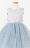 ピアノ発表会や結婚式にぴったりのブルーカラーの女の子用キッズドレス。シンプルで美しいシルエットが魅力のAngel's Closetの子供ドレス レンタル商品（【レンタル】サテン＆ボリュームチュールドレス(YP218)ブルー）｜画像6