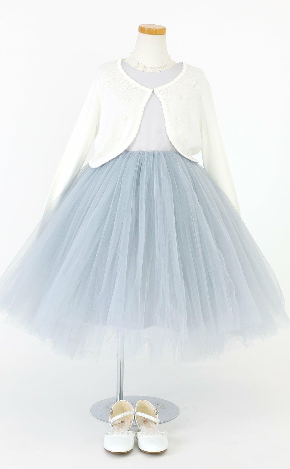 ピアノ発表会や結婚式にぴったりのブルーカラーの女の子用キッズドレス。シンプルで美しいシルエットが魅力のAngel's Closetの子供ドレス レンタル商品（【レンタル】サテン＆ボリュームチュールドレス(YP218)ブルー）｜画像8