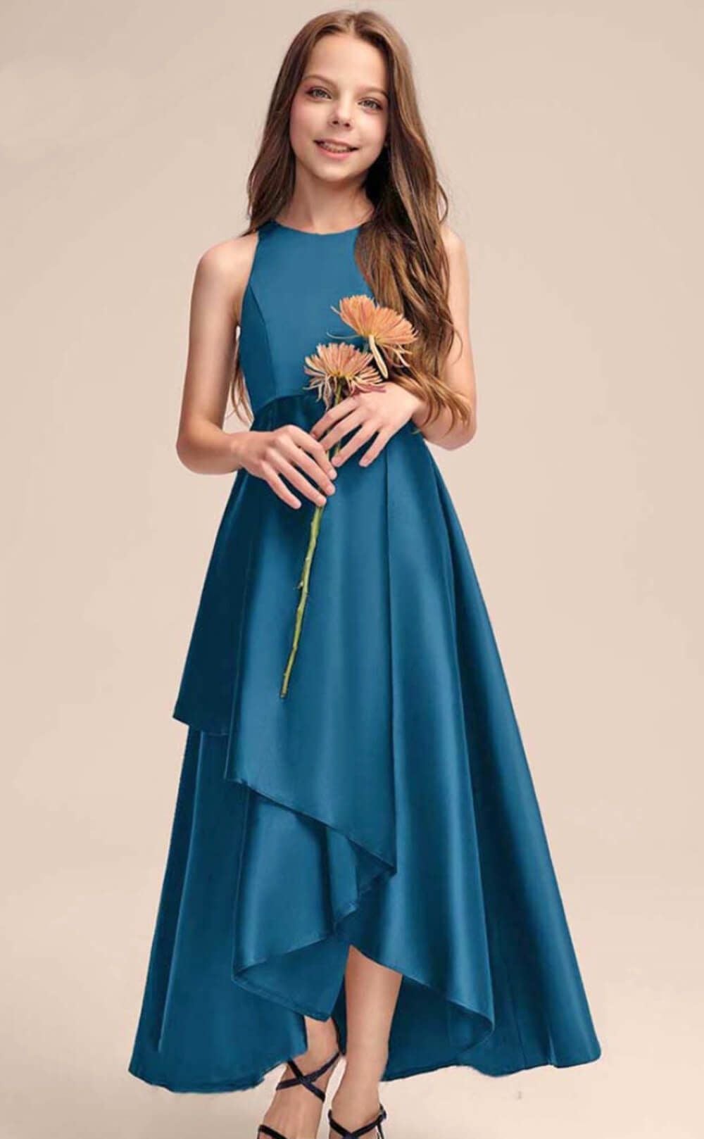 ピアノ発表会や結婚式にぴったりのカラーの女の子用キッズドレス。シンプルで美しいシルエットが魅力のAngel's Closetの子供ドレス レンタル商品（【レンタル】ハイ＆ローカスケードサテンロングドレス（YP223） ピーコック）｜画像12