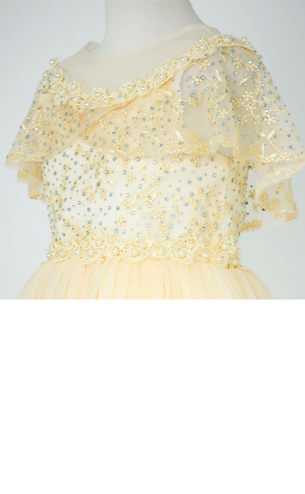 ピアノ発表会や結婚式にぴったりのカラーの女の子用キッズドレス。シンプルで美しいシルエットが魅力のAngel's Closetの子供ドレス レンタル商品（【レンタル】フラワーレースケープ＆チュールドレス（YP222） シャンパン）｜画像7