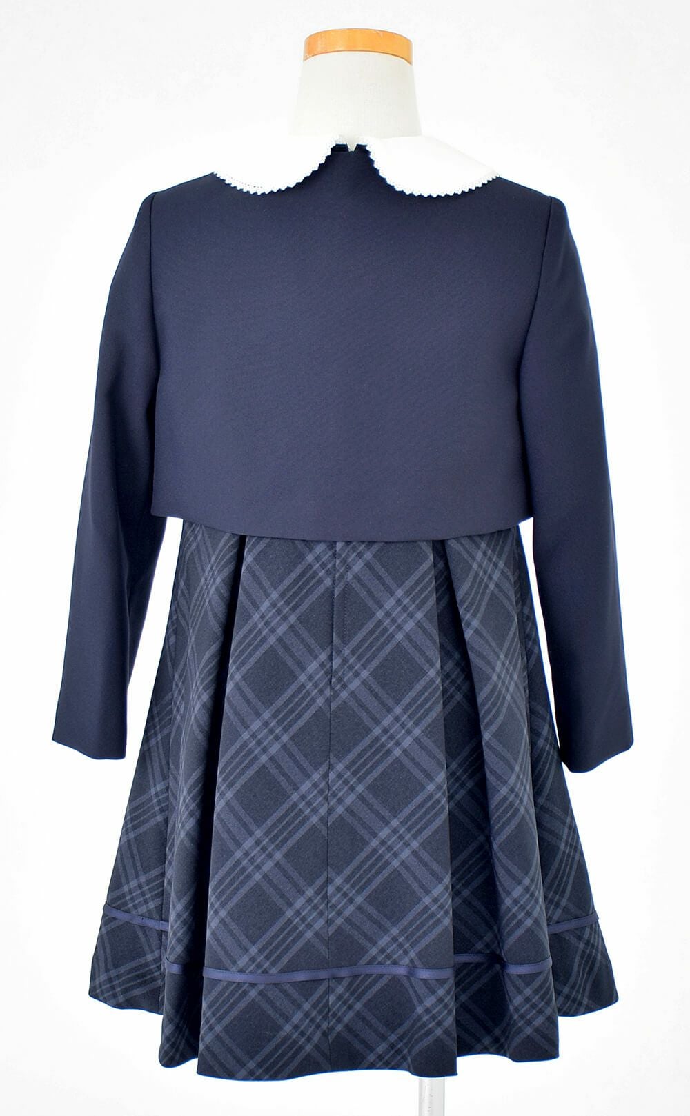 ピアノ発表会や結婚式にぴったりのネイビーカラーの男の子用フォーマルスーツ。シンプルで美しいシルエットが魅力のAngel's Closetの子供フォーマル レンタル商品（【レンタル】格子柄ネイビーアンサンブルスーツ4点セット（CAT819301） ネイビー）｜画像5