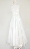 ピアノ発表会や結婚式にぴったりのカラーの女の子用キッズドレス。シンプルで美しいシルエットが魅力のAngel's Closetの子供ドレス レンタル商品（【レンタル】キャビアビーズ＆ダイアゴナルボディオーガンジースカートドレス（HC1568）アイボリー）｜画像5