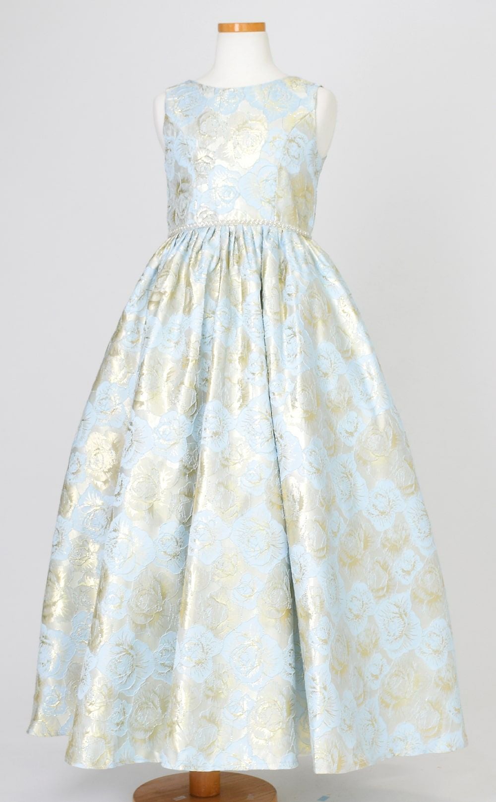 ピアノ発表会や結婚式にぴったりのブルーカラーの女の子用キッズドレス。シンプルで美しいシルエットが魅力のAngel's Closetの子供ドレス レンタル商品（【レンタル】ローズパターンクラシカルロングドレス(YP244) ブルーゴールド）｜画像3