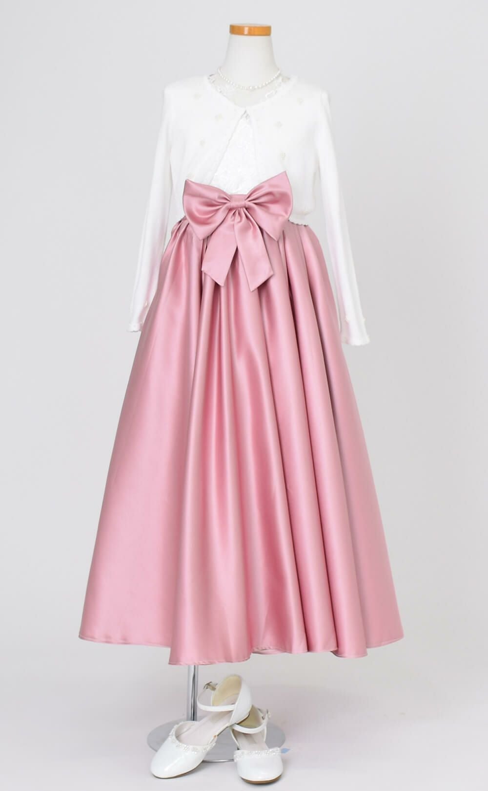 ピアノ発表会や結婚式にぴったりのカラーの女の子用キッズドレス。シンプルで美しいシルエットが魅力のAngel's Closetの子供ドレス レンタル商品（【レンタル】Vネックレース＆バイカラーサテンロングドレス(YP245) ダスティーローズ）｜画像10