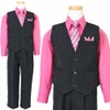 特別な日にぴったりのカラーの男の子用フォーマルスーツ。シンプルで美しいシルエットが魅力のAngel's Closetの子供フォーマル レンタル商品（【レンタル】ベストスーツ4点セット（CC1688）フクシア）｜画像2