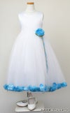 ピアノ発表会や結婚式にぴったりのホワイトカラーの女の子用キッズドレス。シンプルで美しいシルエットが魅力のAngel's Closetの子供ドレス レンタル商品（【レンタル】サテン＆チュールフラワーペタルドレス（KD160B）ホワイト）｜画像9